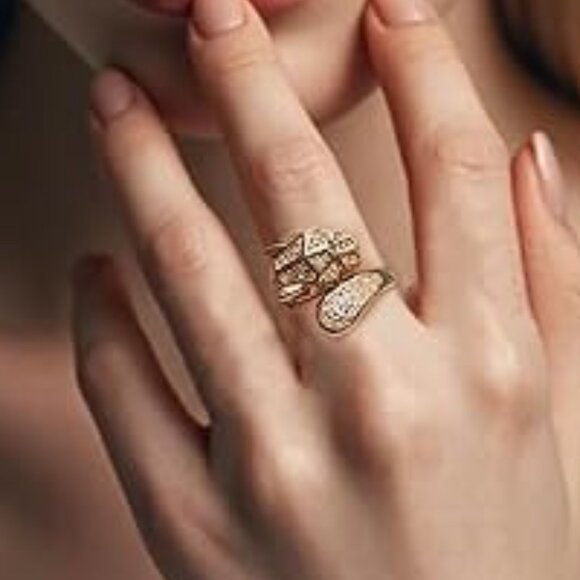 Neiman Marcus 14K Gold Plated Transparent Crystal Rhinestone Leopard Ring - Picture 4 of 5